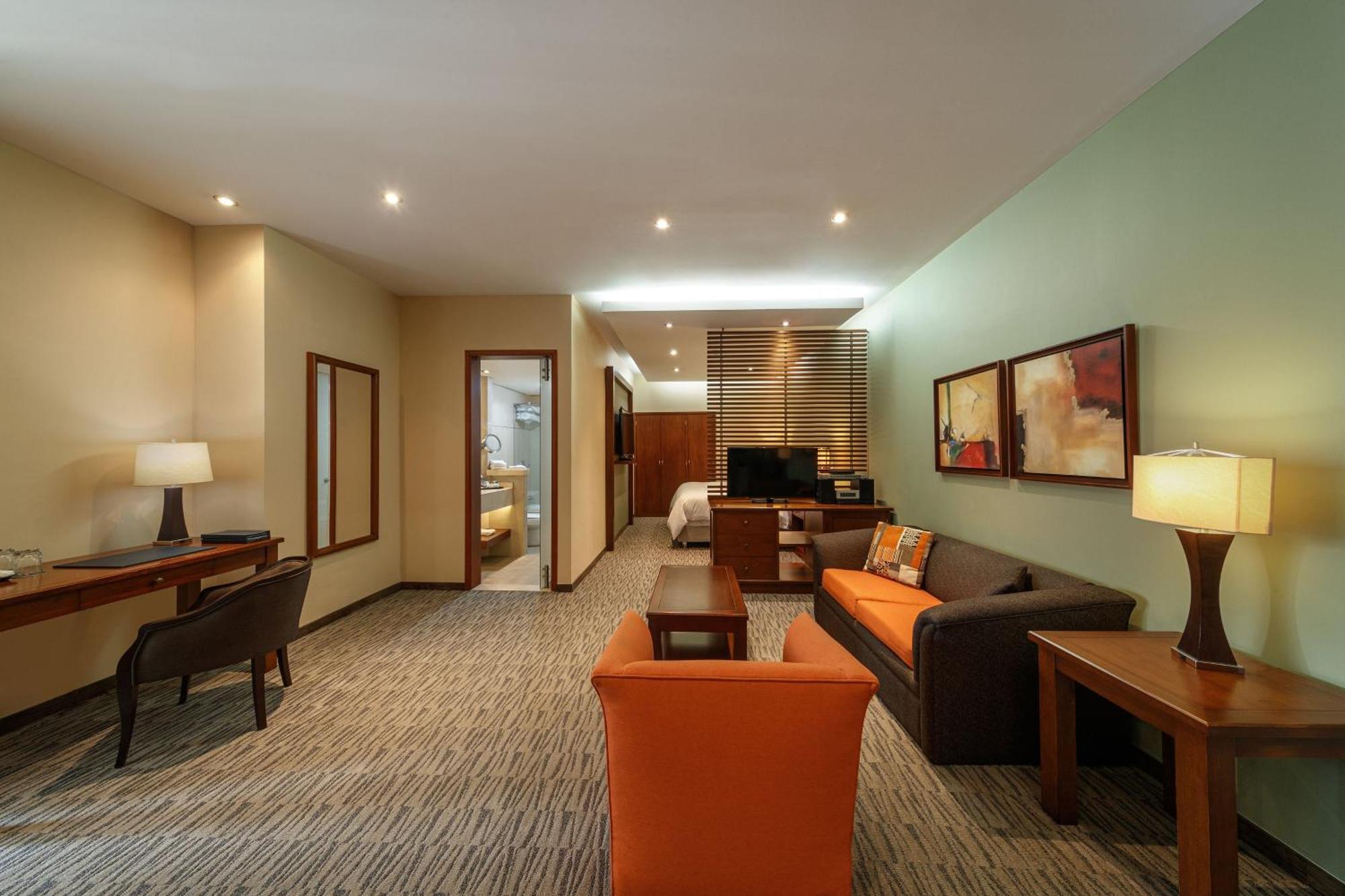 Sheraton Bogota Hotel Exterior photo